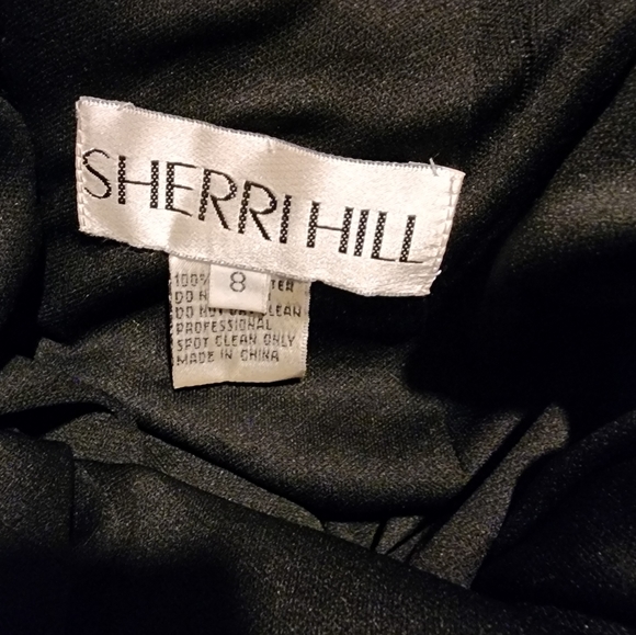 Dress - Picture 9 of 9